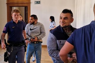 Vloupávali se k seniorům, pro ránu nešli daleko. U soudu se lupiči z Brna jen culili - Novinky